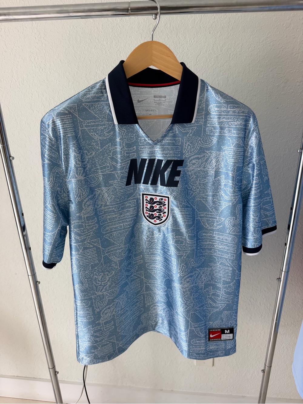 Nike England Energy Dri-FIT Retro Soccer Jersey Blue Men’s M IH1866-486